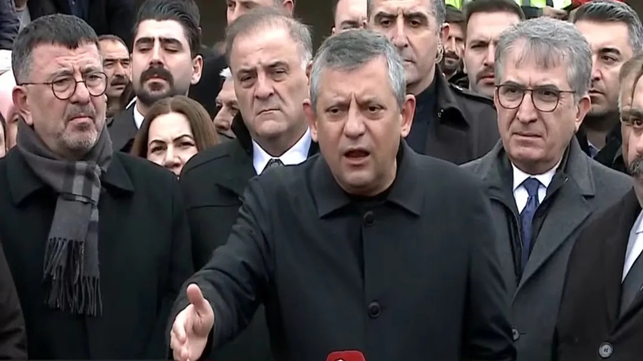 Türkiye, büyük bir felaketin yıl dönümünde derin bir yas içinde.